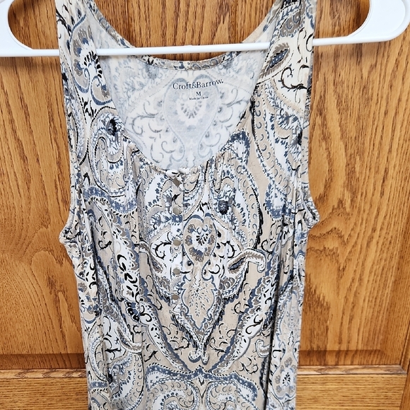 Chic Paisley Sleeveless Dress - Picture 3 of 7